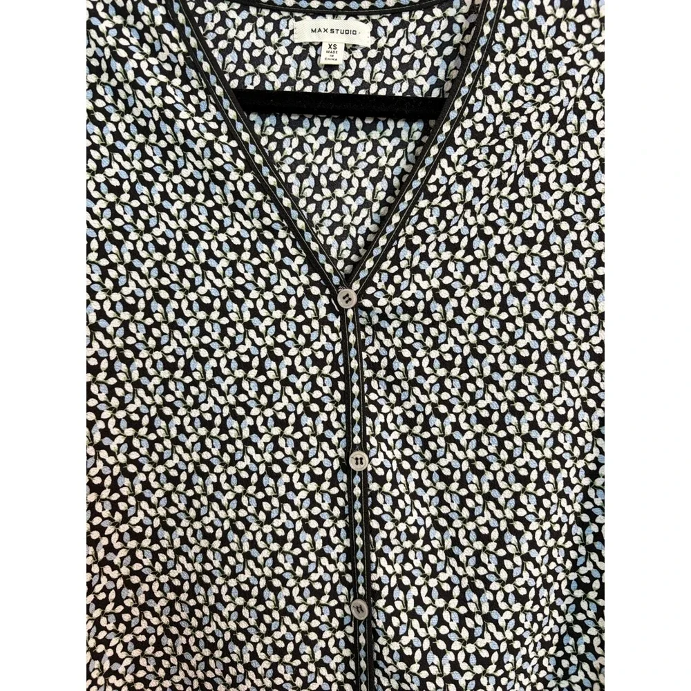 Max Studio Black Floral Tie Front Ruffle Sleeve Blouse Women XS Leaf Print VNeck